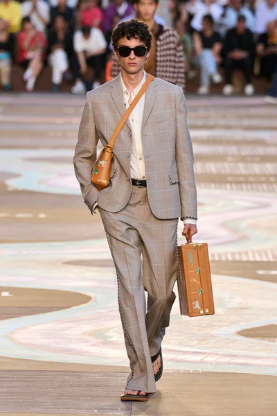 Look 62